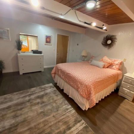 קורבליס Spacious Lower Level Living All For You! מראה חיצוני תמונה