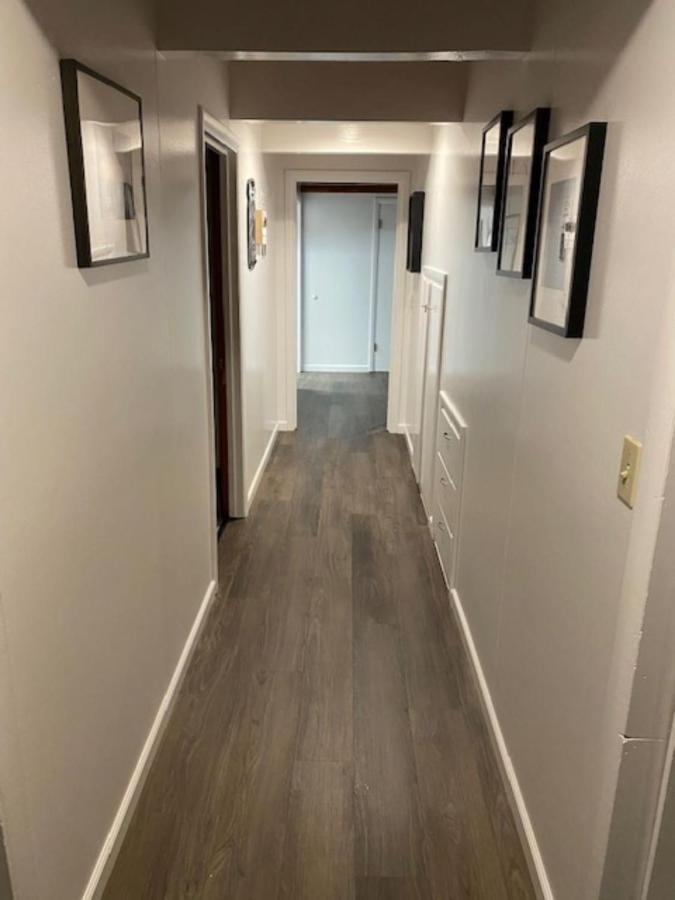 קורבליס Spacious Lower Level Living All For You! מראה חיצוני תמונה