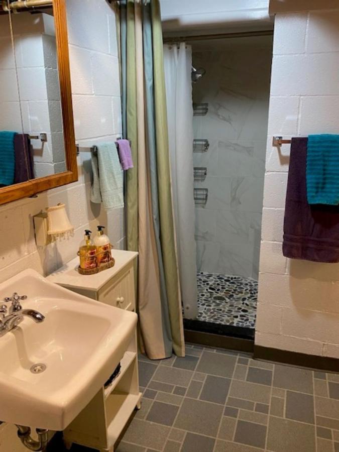 קורבליס Spacious Lower Level Living All For You! מראה חיצוני תמונה
