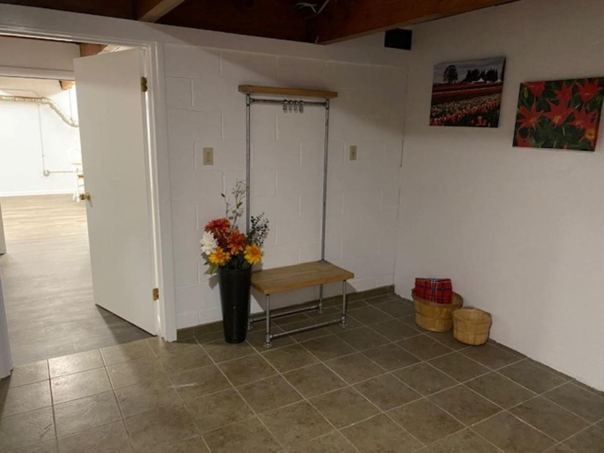 קורבליס Spacious Lower Level Living All For You! מראה חיצוני תמונה